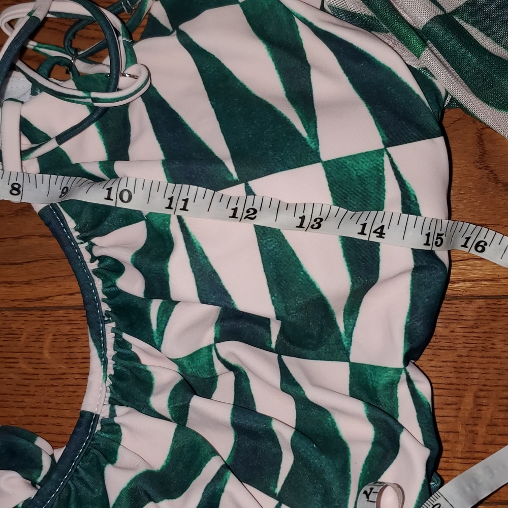 Bathing suit - Picture 6 of 7
